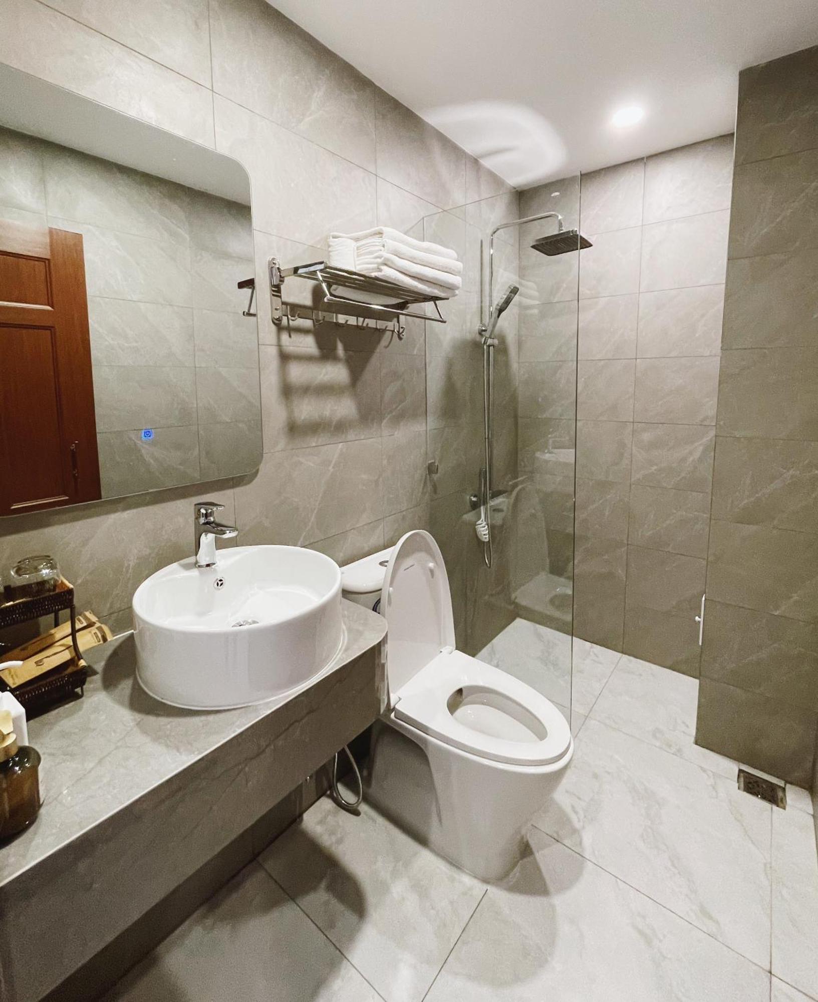 Phuong Nam Hotel An Giang Long Xuyên Esterno foto